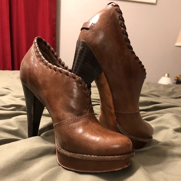 Ugg Pumps - Picture 1 of 5